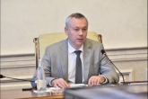 Губернатор Андрей Травников поручил усилить меры безопасности на воде в период купального сезона