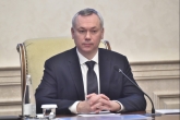 Губернатор поручил оказать помощь Новосибирску в уборке снега