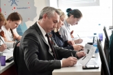 Губернатор Андрей Травников вместе с новосибирцами написал «Диктант Победы»