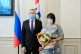 Губернатор поблагодарил новосибирских соцработников за самоотверженный труд в период пандемии