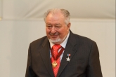 Губернатор Андрей Травников поздравил с 85-летним юбилеем выдающегося учёного, академика РАН Алексея Конторовича