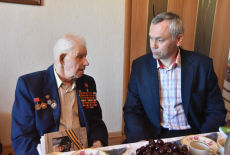 Андрей Травников пожелал здоровья Герою Советского Союза Александру Анцупову