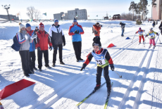 Губернатор дал старт спортивному празднику «Лыжня зовет!»