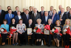 Губернатор Андрей Травников вручил награды лауреатам конкурса «Директор года»