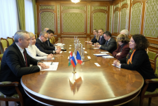 Губернатор Андрей Травников провёл рабочую встречу с Чрезвычайным и Полномочным Послом Французской Республики в РФ госпожой Сильви Берманн