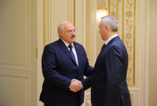 Президент Белоруссии Александр Лукашенко предложил Губернатору Андрею Травникову совместно развивать беспилотное авиастроение и искусственный интеллект