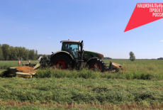 Новосибирские аграрии получили почти 400 единиц новой сельхозтехники 