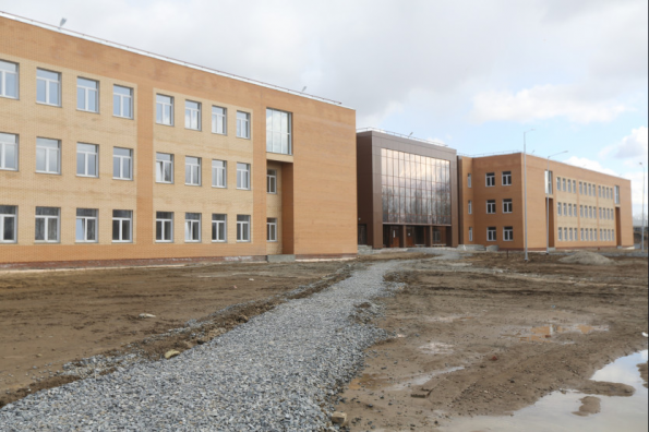 Новая школа в городе Обь будет сдана в установленные сроки к началу учебного года