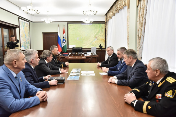 Губернатор Андрей Травников предложил морякам-подводникам включиться в проект лагеря «Авангард»