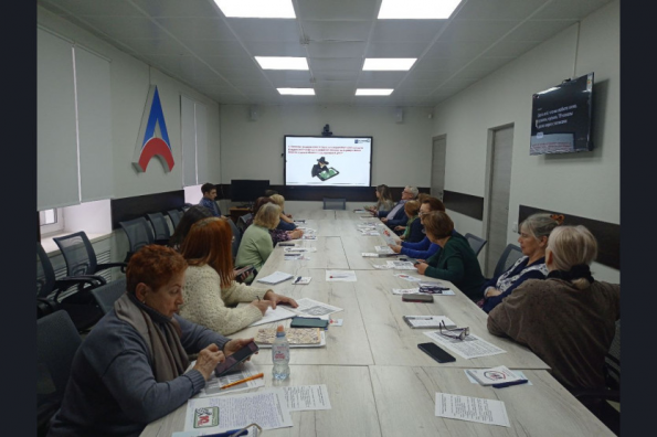 Новосибирские пенсионеры научились защищаться от кибермошенников