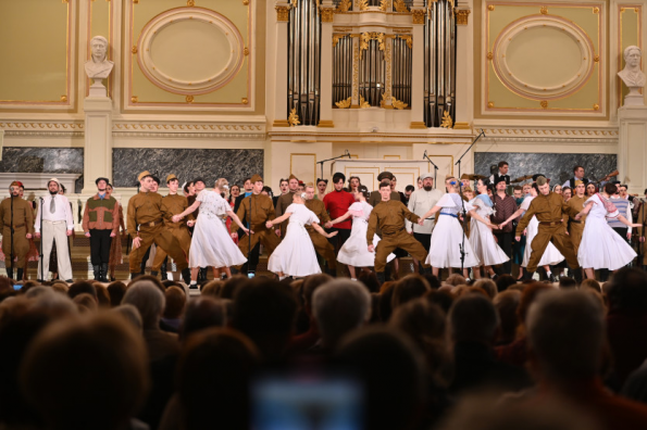 «Приношение Подвигу»: Сибирский хор выступил в Санкт-Петербурге в день 80-летия полного освобождения Ленинграда от фашистской блокады