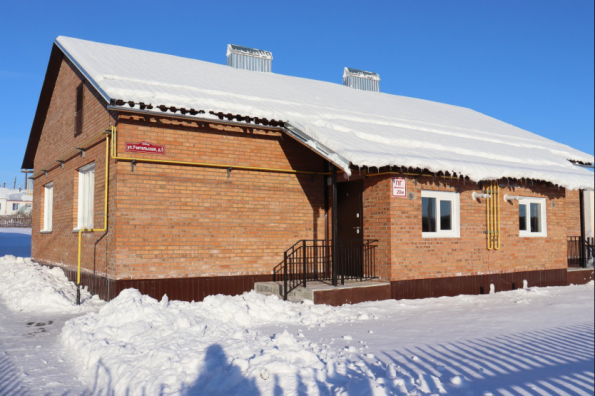 В Маслянинском районе построен новый дом для детей-сирот по областной программе