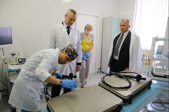 Губернатор проконтролировал ход реализации нацпроекта «Здравоохранение» в Татарском районе