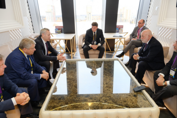 Губернатор Андрей Травников провёл рабочую встречу с Президентом Фонда «Сколково» Виктором Вексельбергом 