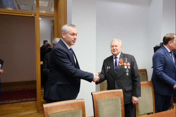 Губернатор Андрей Травников принял участие во встрече с Героями Советского Союза и Российской Федерации
