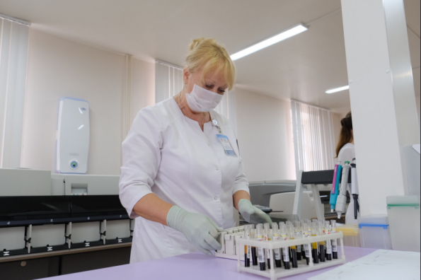 Медицинских работников Новосибирской области начинают тестировать на антитела к коронавирусу