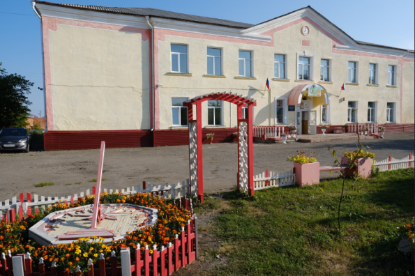 Губернатор поддержал предложение депутатов Заксобрания о продлении областных программ «Школьное окно» и «Школьная кровля»