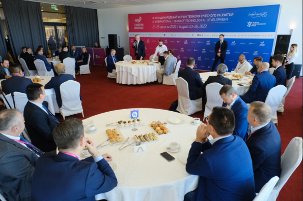 Андрей Травников: В критических технологиях конкуренция должна быть управляемой