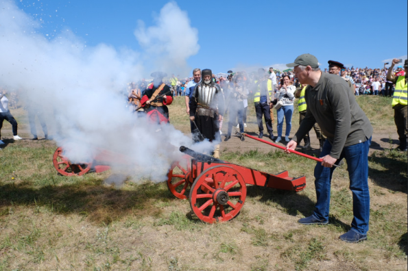 «Сибирский огонь» собрал на новосибирской земле 50 тысяч любителей и хранителей истории