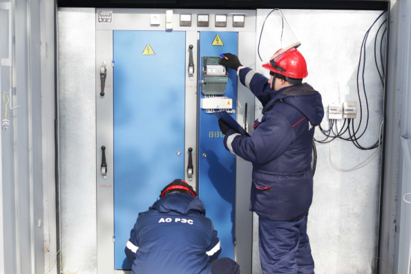 Специалисты АО «РЭС» используют современное диагностическое оборудование для выявления хищений электроэнергии