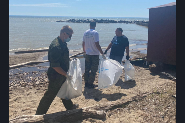 Берег Новосибирского водохранилища очистили от мусора в рамках марафона «Чистые берега Сибири» 