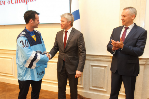 Андрей Травников поставил задачу хоккейной «Сибири» на сезон: с максимально высокого места выйти в плей-офф