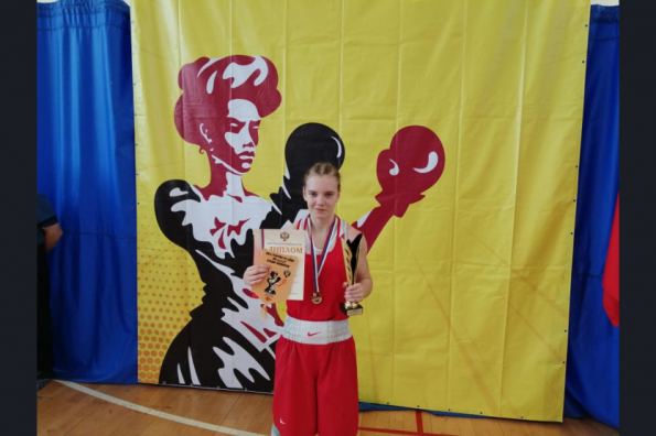 Юниорка из Новосибирской области победила на первенстве России по боксу