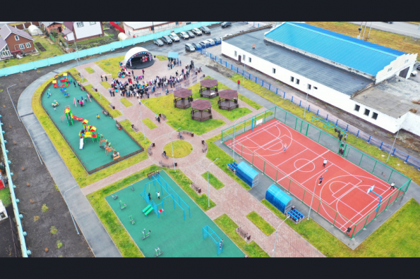 Новый сквер с детскими и спортивными площадками открылся по нацпроекту в Искитимском районе