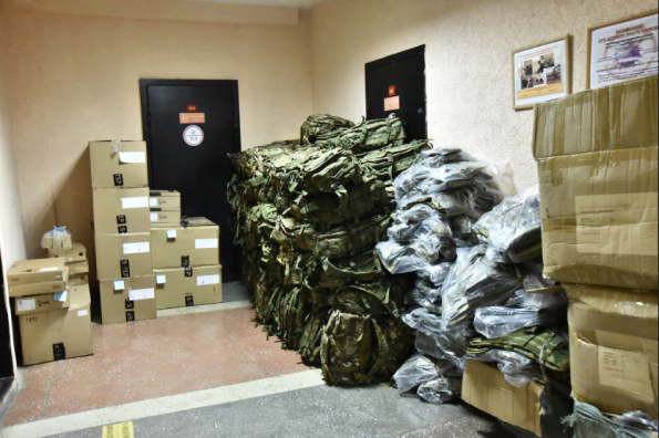 Регион направил дополнительный груз для военнослужащих-контрактников именных подразделений Новосибирской области