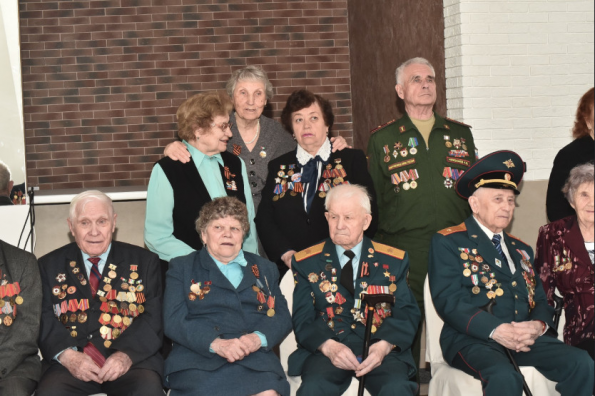 Губернатор Андрей Травников поздравил ветеранов Великой Отечественной войны с наступающим праздником Победы