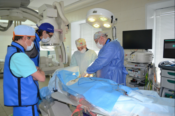 Уникальную операцию впервые в России провели кардиохирурги Новосибирской области