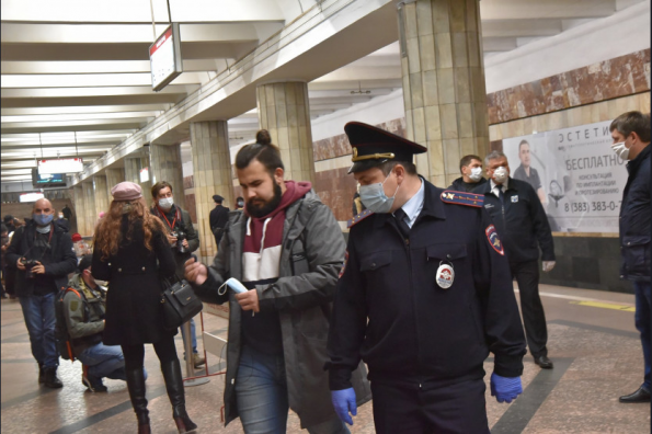 200 пассажирам метро без масок отказали в перевозке в Новосибирском метрополитене 