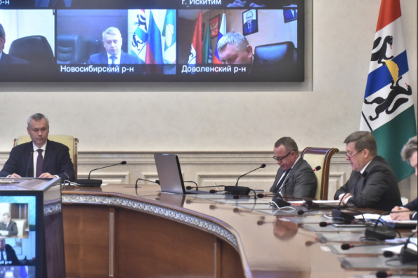 Бюджетникам Новосибирской области повышают зарплату с 1 октября