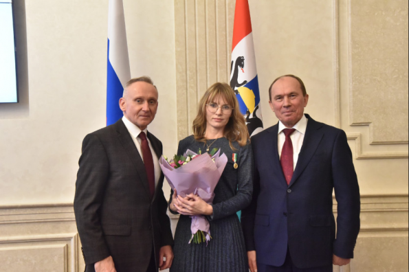 Многодетным матерям региона вручены знаки отличия «За материнскую доблесть»