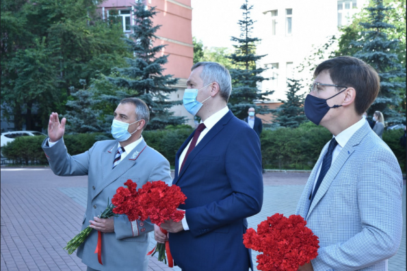 Губернатор Андрей Травников поздравил коллектив Западно-Сибирской железной дороги с наступающим профессиональным праздником