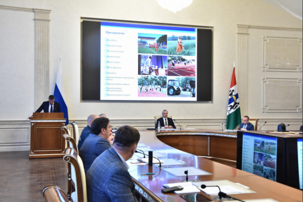 Андрей Травников потребовал еженедельно контролировать реализацию инвестпрограммы ремонта коммунальных сетей в Новосибирске