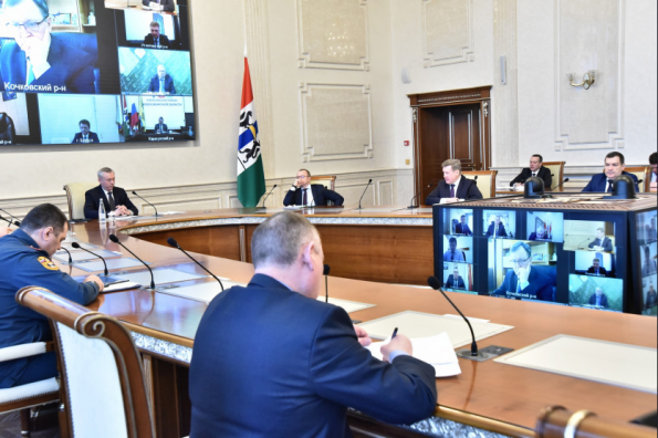 Андрей Травников поручил обеспечить бесперебойное движение автотранспорта в районе строительства 4-го моста