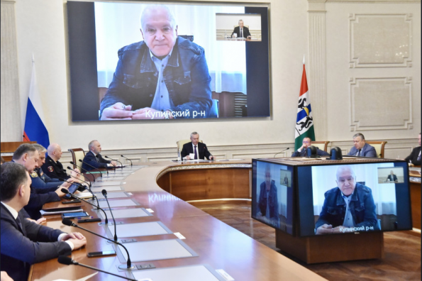 Губернатор Андрей Травников поручил с 1 октября обеспечить второе в этом году повышение заработной платы работникам бюджетной сферы выше запланированного уровня