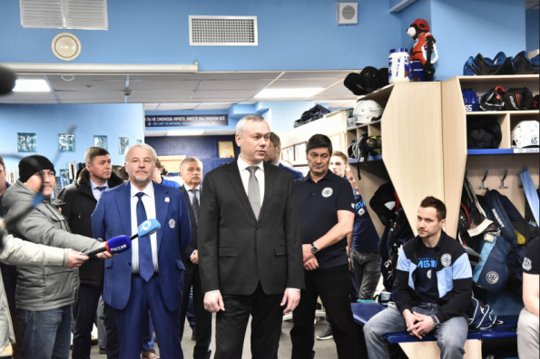 Андрей Травников напутствовал игроков хоккейной «Сибири» перед плей-офф