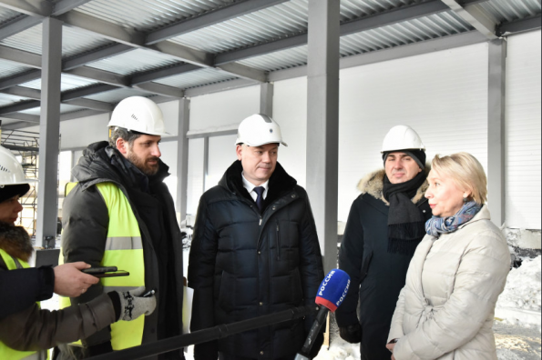 Губернатор Новосибирской области посетил строящийся объект новой инфекционной больницы