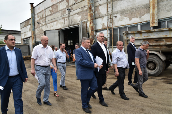 Губернатор: Нужно повышать самостоятельность и ответственность глав администраций городских районов за содержание территории