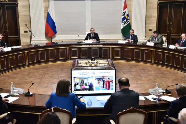 Губернатор обозначил приоритеты региональной политики: общественный диалог, поддержка гражданских инициатив, патриотизм