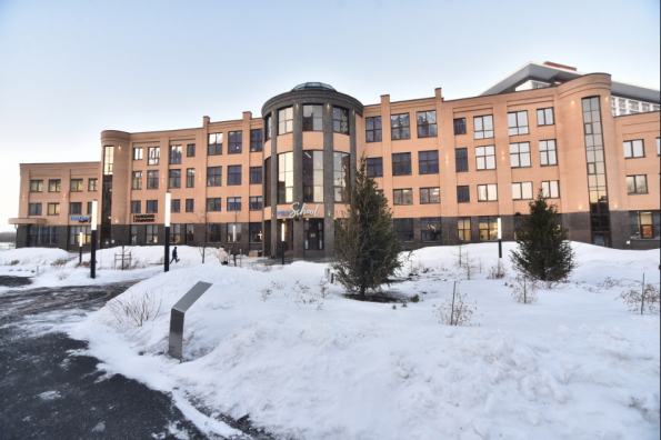 Андрей Травников: Для создания новых школьных мест и повышения качества образования регион использует самые разные инструменты