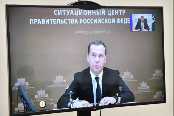 Глава региона Андрей Травников доложил Премьер-министру Дмитрию Медведеву об обеспечении проведения уборочных работ в Новосибирской области в 2018 году