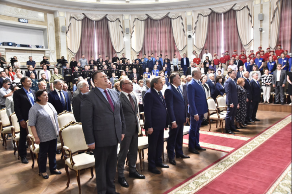 Высшие награды Новосибирской области вручены ко Дню России