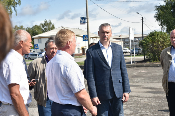 Губернатор высоко оценил ход реализации нацпроекта «Жильё и городская среда» в Усть-Таркском районе