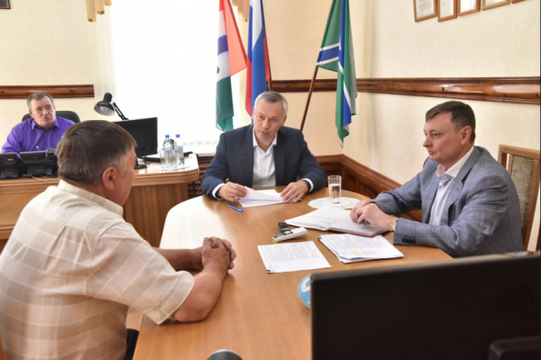 Андрей Травников провёл в Усть-Таркском районе личный приём граждан