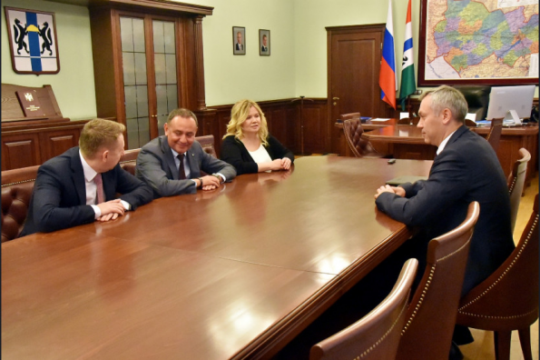 Губернатор Андрей Травников провёл рабочую встречу с представителями Сбербанка
