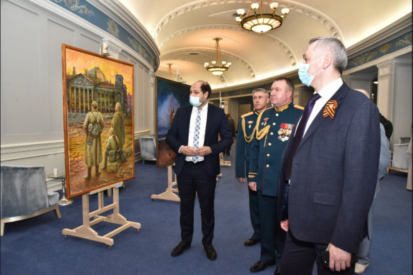 Губернатор Андрей Травников поздравил жителей области с наступающим Днем Победы
