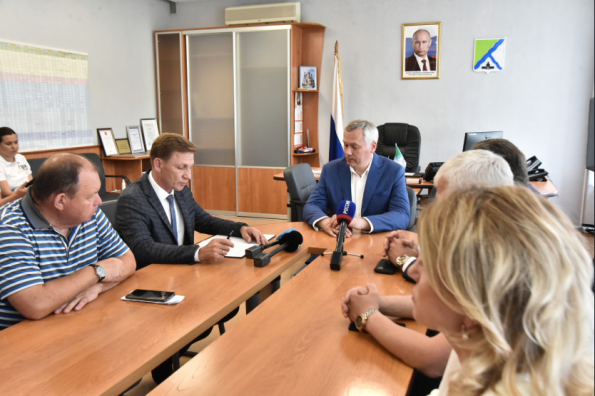 Губернатор рассмотрел реализацию проектов по развитию коммунального, дорожного хозяйства, социальной сферы Бердска